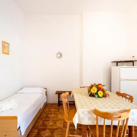 ファームステイ A Otranto アリミニ